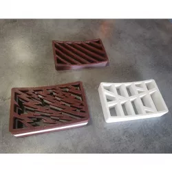 3 SOAP DISHES