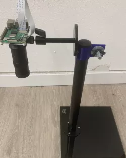 Hight-adjustable camera holder