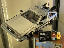 Lego BTTF DeLorean (10300) Stand