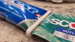 Minimalist toothpaste squeezer / paste pusher