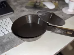 Play frying pan with lid