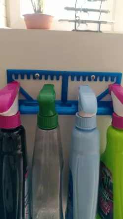 Spraybottle holder//Sprühflaschen Halterung