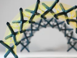 Tensegrity arc