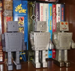 Vintage NADO robot. The little telo comando