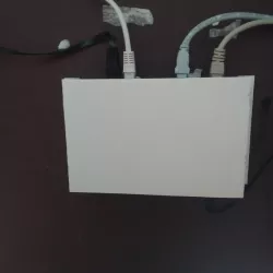 Wifi box holder Netgear GS108E