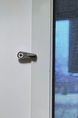 WINDOW SCREEN CLIP