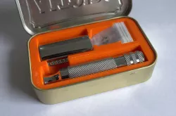DE3P2S Double Edge Razor Altoids Insert