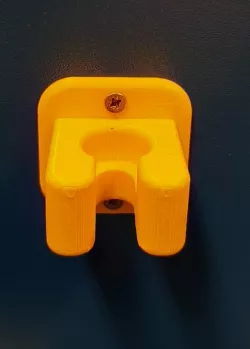 Držák USB kabelu