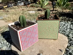 Patterned Planter with Side Plates