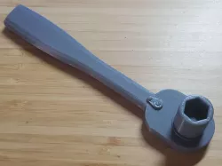 Self-Orienting Ratchet Socket Wrench