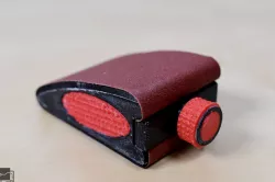 Small sanding block with rubber grip