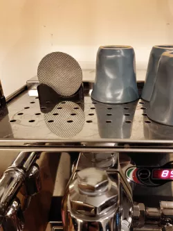 The wave puck screen holder