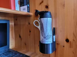Water bottle/coffee mug wall mount