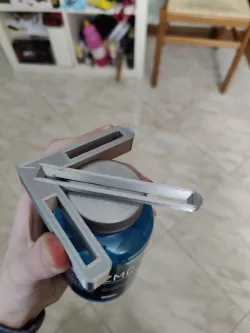 Arrow style center finder jig