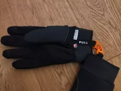 Clips for ski gloves