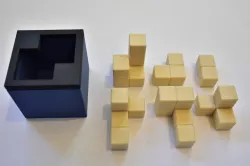 L-I-Vator II - Packing puzzle by László Molnár