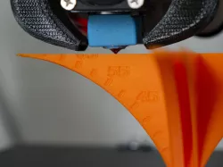 Overhang uniformity benchmark