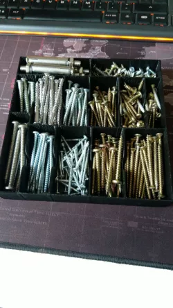 Screw sorting box
