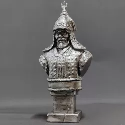 Admiral Yi sun-sin bust