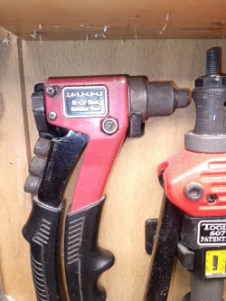 Fortum rivet plier holder
