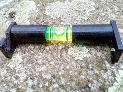 hanging spirit level holder for string / line / rope