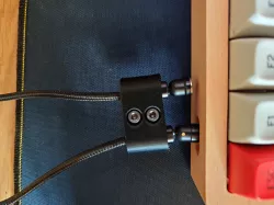 Keyboard hotswap between two PCs - using magnetic USB cables