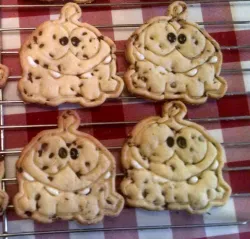 Om Nom Cookie Cutter Set