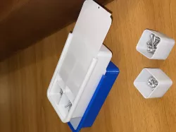 Screws container
