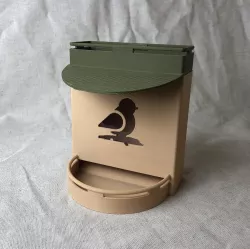 Bird feeder/waterer