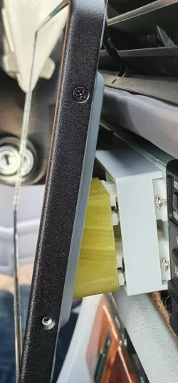 Joying display angle spacer