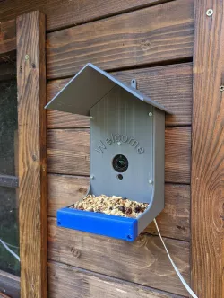 Wyze bird feeder