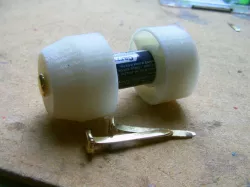AA / R6 to D / R20 single battery adapter