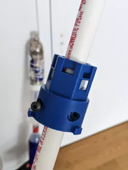 Base with pipe clamp