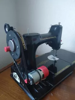 Battery Powered Singer Featherweight 