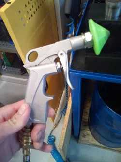 Blowgun for cleaning tubes