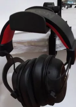 Headphone holder
