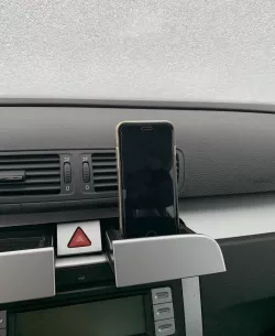 Iphone XR Iphone SE Passat B6 stand
