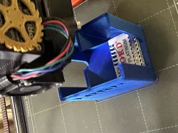 Razor blade holder