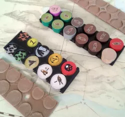 Robinson Crusoe: Worker Token and Marker Trays
