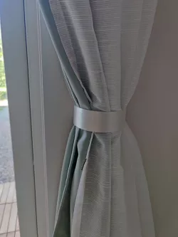 Curtain hook