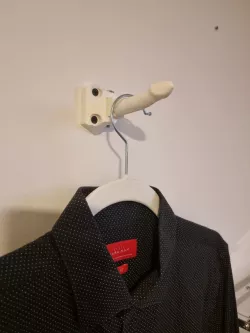Foldable hanger