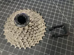 Holder for Shimano cassettes