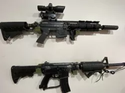 Wall shelf for paintball markers -  airsoft / Soporte de pared para marcadoras de paintball y airsoft