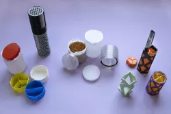 Solid/holed sealable holder - OpenSCAD parametric