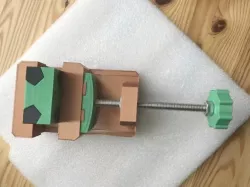 Desktop Vise with M8 (5/16 inch) hex bolt