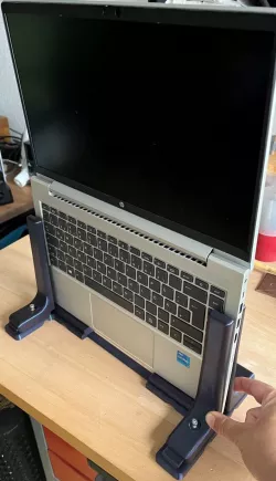 Laptop stand - remix from thingiverse find