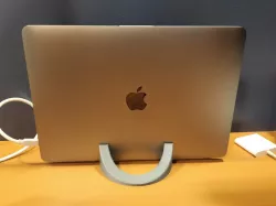 MacBook Pro 13-inch Stand