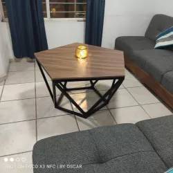 Mesa poligonal minimalista