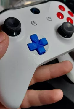PS4 style D-Pad for Xbox One Controllers