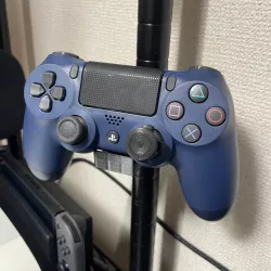 PS4/Switch Controller Stand on Metal Shelf Pole